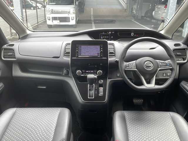 日産 セレナ ハイウェイスター V 広島県 2021(令3)年 2.1万km ダイヤモンドブラック 禁煙/セーフティパックA/エマージェンシーブレーキ/車線逸脱警報/ハイビームアシスト/道路標識認識/BSW/プロパイロット/両側パワースライドドア/純正ナビ【MJ320D-W】/・フルセグ/CD/DVD/SD/Bluetooth/アラウンドビューモニター/インテリジェントルームミラー/革巻きステアリング/ステアリングスイッチ/オートライト/スマートキー/プッシュスタート/電動パーキングブレーキ/オートホールド/LEDヘッドライト/フォグランプ/ETC/純正フロアマット/純正ドアバイザー/アイドリングストップ/オートデュアルエアコン、リヤヒーターダクト/純正１６インチアルミホイール/取説/保証書