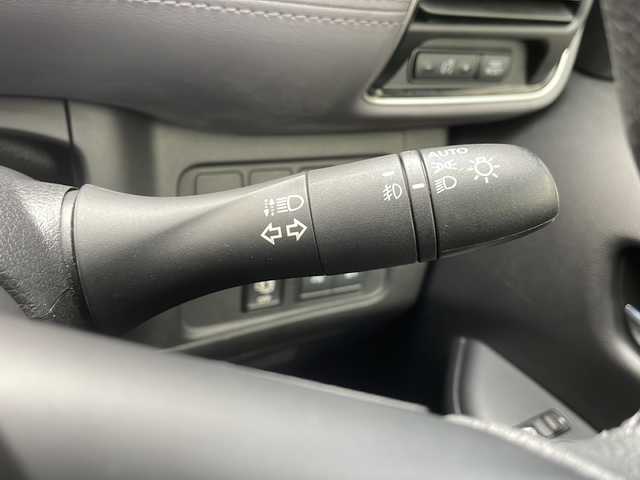 日産 セレナ ハイウェイスター V 広島県 2021(令3)年 2.1万km ダイヤモンドブラック 禁煙/セーフティパックA/エマージェンシーブレーキ/車線逸脱警報/ハイビームアシスト/道路標識認識/BSW/プロパイロット/両側パワースライドドア/純正ナビ【MJ320D-W】/・フルセグ/CD/DVD/SD/Bluetooth/アラウンドビューモニター/インテリジェントルームミラー/革巻きステアリング/ステアリングスイッチ/オートライト/スマートキー/プッシュスタート/電動パーキングブレーキ/オートホールド/LEDヘッドライト/フォグランプ/ETC/純正フロアマット/純正ドアバイザー/アイドリングストップ/オートデュアルエアコン、リヤヒーターダクト/純正１６インチアルミホイール/取説/保証書