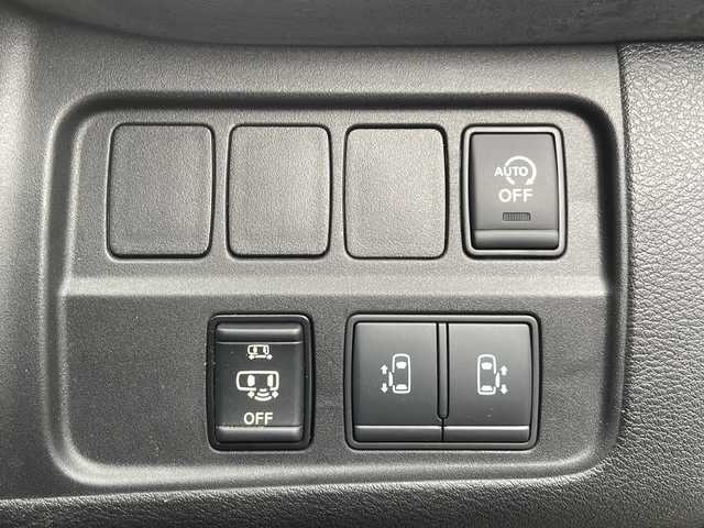 日産 セレナ ハイウェイスター V 広島県 2021(令3)年 2.1万km ダイヤモンドブラック 禁煙/セーフティパックA/エマージェンシーブレーキ/車線逸脱警報/ハイビームアシスト/道路標識認識/BSW/プロパイロット/両側パワースライドドア/純正ナビ【MJ320D-W】/・フルセグ/CD/DVD/SD/Bluetooth/アラウンドビューモニター/インテリジェントルームミラー/革巻きステアリング/ステアリングスイッチ/オートライト/スマートキー/プッシュスタート/電動パーキングブレーキ/オートホールド/LEDヘッドライト/フォグランプ/ETC/純正フロアマット/純正ドアバイザー/アイドリングストップ/オートデュアルエアコン、リヤヒーターダクト/純正１６インチアルミホイール/取説/保証書