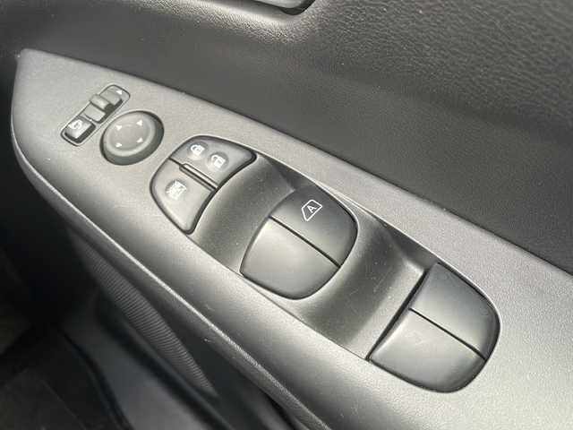 日産 セレナ ハイウェイスター V 広島県 2021(令3)年 2.1万km ダイヤモンドブラック 禁煙/セーフティパックA/エマージェンシーブレーキ/車線逸脱警報/ハイビームアシスト/道路標識認識/BSW/プロパイロット/両側パワースライドドア/純正ナビ【MJ320D-W】/・フルセグ/CD/DVD/SD/Bluetooth/アラウンドビューモニター/インテリジェントルームミラー/革巻きステアリング/ステアリングスイッチ/オートライト/スマートキー/プッシュスタート/電動パーキングブレーキ/オートホールド/LEDヘッドライト/フォグランプ/ETC/純正フロアマット/純正ドアバイザー/アイドリングストップ/オートデュアルエアコン、リヤヒーターダクト/純正１６インチアルミホイール/取説/保証書