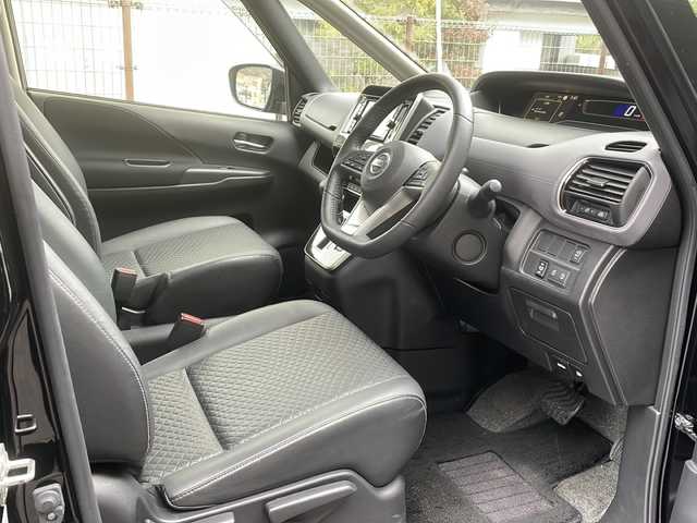 日産 セレナ ハイウェイスター V 広島県 2021(令3)年 2.1万km ダイヤモンドブラック 禁煙/セーフティパックA/エマージェンシーブレーキ/車線逸脱警報/ハイビームアシスト/道路標識認識/BSW/プロパイロット/両側パワースライドドア/純正ナビ【MJ320D-W】/・フルセグ/CD/DVD/SD/Bluetooth/アラウンドビューモニター/インテリジェントルームミラー/革巻きステアリング/ステアリングスイッチ/オートライト/スマートキー/プッシュスタート/電動パーキングブレーキ/オートホールド/LEDヘッドライト/フォグランプ/ETC/純正フロアマット/純正ドアバイザー/アイドリングストップ/オートデュアルエアコン、リヤヒーターダクト/純正１６インチアルミホイール/取説/保証書