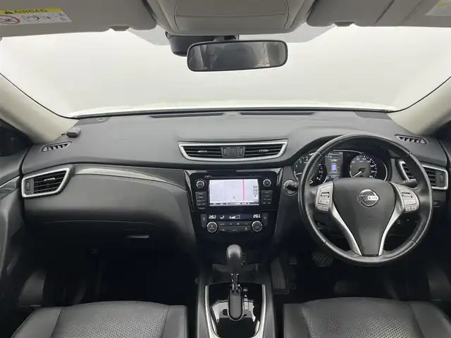 日産 エクストレイル 20Xtt エマージェンシーブレーキ 富山県 2017(平29)年 4.4万km ブリリアントホワイトパール ４WD/純正ナビ（CD　DVD　bluetooth）/フルセグTV/全周囲カメラ/前後コーナーセンサー/ビルトインETC/合皮革シート/前席シートヒーター/パワーバックドア（スマート）/エマージェンシーブレーキ/車線逸脱警報/後側方車両検知警報/クルーズコントロール/オートライト/LEDヘッドライト/フォグ/スマートキー/プッシュスタート/横滑防止装置/純正マット・バイザー