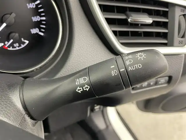 日産 エクストレイル 20Xtt エマージェンシーブレーキ 富山県 2017(平29)年 4.4万km ブリリアントホワイトパール ４WD/純正ナビ（CD　DVD　bluetooth）/フルセグTV/全周囲カメラ/前後コーナーセンサー/ビルトインETC/合皮革シート/前席シートヒーター/パワーバックドア（スマート）/エマージェンシーブレーキ/車線逸脱警報/後側方車両検知警報/クルーズコントロール/オートライト/LEDヘッドライト/フォグ/スマートキー/プッシュスタート/横滑防止装置/純正マット・バイザー