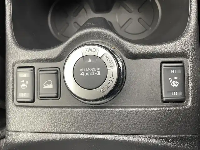 日産 エクストレイル 20Xtt エマージェンシーブレーキ 富山県 2017(平29)年 4.4万km ブリリアントホワイトパール ４WD/純正ナビ（CD　DVD　bluetooth）/フルセグTV/全周囲カメラ/前後コーナーセンサー/ビルトインETC/合皮革シート/前席シートヒーター/パワーバックドア（スマート）/エマージェンシーブレーキ/車線逸脱警報/後側方車両検知警報/クルーズコントロール/オートライト/LEDヘッドライト/フォグ/スマートキー/プッシュスタート/横滑防止装置/純正マット・バイザー