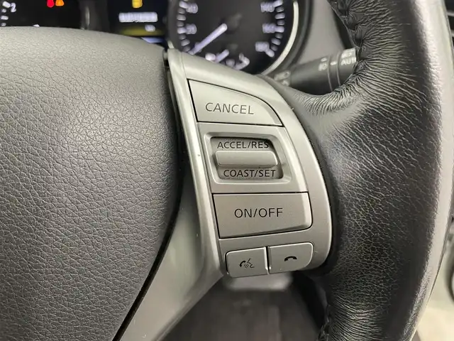 日産 エクストレイル 20Xtt エマージェンシーブレーキ 富山県 2017(平29)年 4.4万km ブリリアントホワイトパール ４WD/純正ナビ（CD　DVD　bluetooth）/フルセグTV/全周囲カメラ/前後コーナーセンサー/ビルトインETC/合皮革シート/前席シートヒーター/パワーバックドア（スマート）/エマージェンシーブレーキ/車線逸脱警報/後側方車両検知警報/クルーズコントロール/オートライト/LEDヘッドライト/フォグ/スマートキー/プッシュスタート/横滑防止装置/純正マット・バイザー