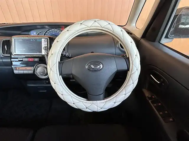 ダイハツ タント Gスペシャル 愛知県 2013(平25)年 15.4万km ブラックマイカメタリック 登録時走行距離153653キロ/純正７インチナビ/(BT接続/AMFMラジオ/CD/DVD)/片側パワースライドドア/ワンオーナー/アイドリングストップ/バックカメラ/スペアキー/純正フロアマット/純正ドアバイザー/14インチアルミホイール/フロントフォグランプ/ウインカーミラー/取扱説明書/保証書