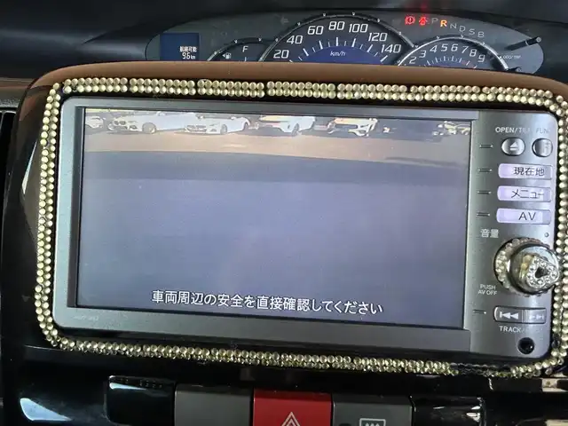 ダイハツ タント Gスペシャル 愛知県 2013(平25)年 15.4万km ブラックマイカメタリック 登録時走行距離153653キロ/純正７インチナビ/(BT接続/AMFMラジオ/CD/DVD)/片側パワースライドドア/ワンオーナー/アイドリングストップ/バックカメラ/スペアキー/純正フロアマット/純正ドアバイザー/14インチアルミホイール/フロントフォグランプ/ウインカーミラー/取扱説明書/保証書