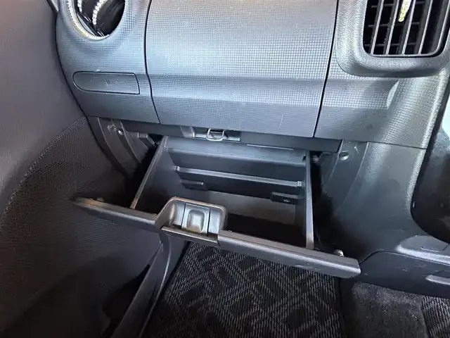 ダイハツ タント Gスペシャル 愛知県 2013(平25)年 15.4万km ブラックマイカメタリック 登録時走行距離153653キロ/純正７インチナビ/(BT接続/AMFMラジオ/CD/DVD)/片側パワースライドドア/ワンオーナー/アイドリングストップ/バックカメラ/スペアキー/純正フロアマット/純正ドアバイザー/14インチアルミホイール/フロントフォグランプ/ウインカーミラー/取扱説明書/保証書