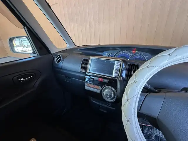 ダイハツ タント Gスペシャル 愛知県 2013(平25)年 15.4万km ブラックマイカメタリック 登録時走行距離153653キロ/純正７インチナビ/(BT接続/AMFMラジオ/CD/DVD)/片側パワースライドドア/ワンオーナー/アイドリングストップ/バックカメラ/スペアキー/純正フロアマット/純正ドアバイザー/14インチアルミホイール/フロントフォグランプ/ウインカーミラー/取扱説明書/保証書