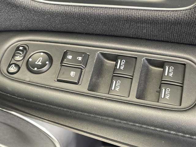 ホンダ ヴェゼル ハイブリッド 栃木県 2016(平28)年 4万km ホワイトオーキッドパール 社外グリル/純正ナビ(VXM-174VFXi)/(フルセグTV・Bluetooth・CD・DVD・USB)/バックカメラ/クルーズコントロール/ドライブレコーダー/ハーフレザーシート/前席シートヒーター/パドルシフト/電動パーキングブレーキ/オートホールド/電動格納ミラー/ドアバイザー/LEDヘッドライト/オートライト/フロントフォグランプ/プッシュスタート/スマートキー