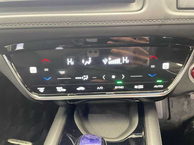 ホンダ ヴェゼル ハイブリッド 栃木県 2016(平28)年 4万km ホワイトオーキッドパール 社外グリル/純正ナビ(VXM-174VFXi)/(フルセグTV・Bluetooth・CD・DVD・USB)/バックカメラ/クルーズコントロール/ドライブレコーダー/ハーフレザーシート/前席シートヒーター/パドルシフト/電動パーキングブレーキ/オートホールド/電動格納ミラー/ドアバイザー/LEDヘッドライト/オートライト/フロントフォグランプ/プッシュスタート/スマートキー