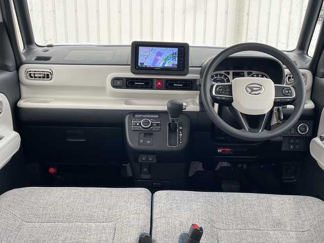 ダイハツ ムーヴ キャンバス ストライプス G 道北・旭川 2023(令5)年 1.9万km シャイニングホワイトパール/レイクブルーメタリック /４WD//禁煙車//社外ナビ/CD/DVD/SD/BT/USB/TV//バックカメラ//両側パワースライドドア//前席シートヒーター//前方ドライブレコーダー//ETC//アイドリングストップ//ホっとカップホルダー//オートエアコン//スマートアシスト/衝突回避支援/誤発進抑制機能/車線逸脱警報機能/ふらつき警報機能/先行車発進お知らせ機能/標識認識機能/アダプティブクルーズコントロール//ステアリングスイッチ//オートライト//LEDヘッドライト//LEDフォグランプ//電動格納ミラー//スマートキー//スペアキー//プッシュスタート