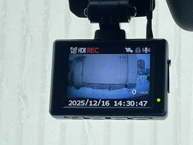 ダイハツ ムーヴ キャンバス ストライプス G 道北・旭川 2023(令5)年 1.9万km シャイニングホワイトパール/レイクブルーメタリック /４WD//禁煙車//社外ナビ/CD/DVD/SD/BT/USB/TV//バックカメラ//両側パワースライドドア//前席シートヒーター//前方ドライブレコーダー//ETC//アイドリングストップ//ホっとカップホルダー//オートエアコン//スマートアシスト/衝突回避支援/誤発進抑制機能/車線逸脱警報機能/ふらつき警報機能/先行車発進お知らせ機能/標識認識機能/アダプティブクルーズコントロール//ステアリングスイッチ//オートライト//LEDヘッドライト//LEDフォグランプ//電動格納ミラー//スマートキー//スペアキー//プッシュスタート