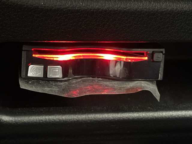 ダイハツ ムーヴ キャンバス ストライプス G 道北・旭川 2023(令5)年 1.9万km シャイニングホワイトパール/レイクブルーメタリック /４WD//禁煙車//社外ナビ/CD/DVD/SD/BT/USB/TV//バックカメラ//両側パワースライドドア//前席シートヒーター//前方ドライブレコーダー//ETC//アイドリングストップ//ホっとカップホルダー//オートエアコン//スマートアシスト/衝突回避支援/誤発進抑制機能/車線逸脱警報機能/ふらつき警報機能/先行車発進お知らせ機能/標識認識機能/アダプティブクルーズコントロール//ステアリングスイッチ//オートライト//LEDヘッドライト//LEDフォグランプ//電動格納ミラー//スマートキー//スペアキー//プッシュスタート