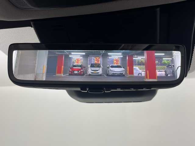 トヨタ プリウス Z 愛知県 2023(令5)年 4.5万km プラチナホワイトパールマイカ 禁煙車/ワンオーナー/純正12.3インチナビ/（AM/FM/Bluetooth/USB/フルセグTV）/全方位カメラ/AC100V電源/ワイヤレス充電/トヨタセーフティセンス/・プリクラッシュセーフティ/・レーントレーシングアシスト/・レーンディパーチャーアラート/・レーダークルーズコントロール/・オートマチックハイビーム/・ロードサインアシスト/・フロントクロストラフィックアラート/・レーンチェンジアシスト/・ブラインドスポットモニター/パーキングアシスト/デジタルインナーミラー/ETC2.0/ドライブレコーダー（ナビ内蔵）/シートヒーター/シートベンチレーション/ステアリングヒーター/パワーバックドア/純正19インチアルミホイール/スマートキー/プッシュスタート/LEDヘッドライト/オートライト/純正フロアマット/横滑り防止装置/オートホールド/電子パーキングブレーキ/電動格納ミラー