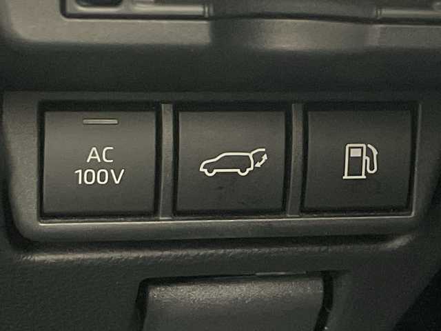 トヨタ プリウス Z 愛知県 2023(令5)年 4.5万km プラチナホワイトパールマイカ 禁煙車/ワンオーナー/純正12.3インチナビ/（AM/FM/Bluetooth/USB/フルセグTV）/全方位カメラ/AC100V電源/ワイヤレス充電/トヨタセーフティセンス/・プリクラッシュセーフティ/・レーントレーシングアシスト/・レーンディパーチャーアラート/・レーダークルーズコントロール/・オートマチックハイビーム/・ロードサインアシスト/・フロントクロストラフィックアラート/・レーンチェンジアシスト/・ブラインドスポットモニター/パーキングアシスト/デジタルインナーミラー/ETC2.0/ドライブレコーダー（ナビ内蔵）/シートヒーター/シートベンチレーション/ステアリングヒーター/パワーバックドア/純正19インチアルミホイール/スマートキー/プッシュスタート/LEDヘッドライト/オートライト/純正フロアマット/横滑り防止装置/オートホールド/電子パーキングブレーキ/電動格納ミラー