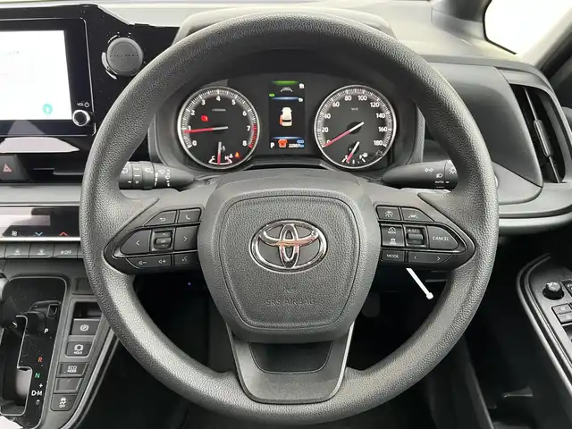 トヨタ ノア X 栃木県 2022(令4)年 2.3万km スティールブロンドM ワンオーナー/純正8型ディスプレイオーディオ/Bluetooth　CD　DVD　コネクティッドナビ対応/フルセグTV/バックカメラ/クリアランスソナー/・セーフティセンス/・プリクラッシュセーフティ/・レーンディパーチャーアラート/・オートマチックハイビーム/・ドライバー異常時対応システム/・プロアクティブドライビングアシスト/・発進遅れ告知機能/・レーントレーシングアシスト/・ロードサインアシスト/・パーキングサポートブレーキ/リフレクター式LEDヘッドランプ/ステアリングスイッチ/2列目アームレスト付キャプテンシート/折畳式サイドテーブル/レーベン16インチアルミホイール/オートライト/禁煙車/電子パーキングブレーキ/オートブレーキホールド