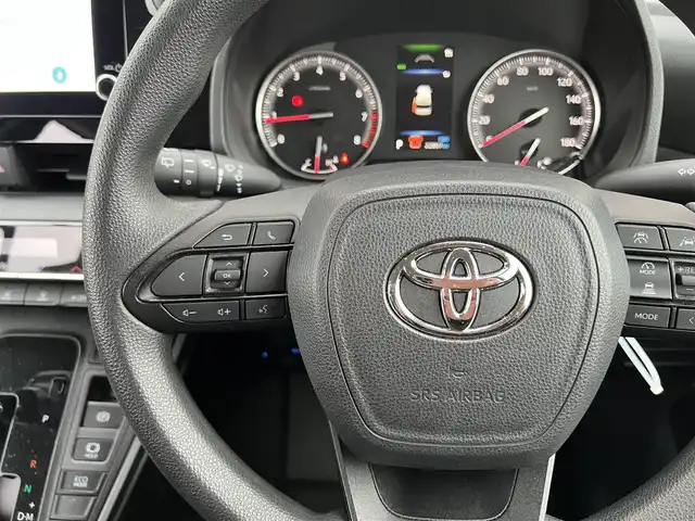 トヨタ ノア X 栃木県 2022(令4)年 2.3万km スティールブロンドM ワンオーナー/純正8型ディスプレイオーディオ/Bluetooth　CD　DVD　コネクティッドナビ対応/フルセグTV/バックカメラ/クリアランスソナー/・セーフティセンス/・プリクラッシュセーフティ/・レーンディパーチャーアラート/・オートマチックハイビーム/・ドライバー異常時対応システム/・プロアクティブドライビングアシスト/・発進遅れ告知機能/・レーントレーシングアシスト/・ロードサインアシスト/・パーキングサポートブレーキ/リフレクター式LEDヘッドランプ/ステアリングスイッチ/2列目アームレスト付キャプテンシート/折畳式サイドテーブル/レーベン16インチアルミホイール/オートライト/禁煙車/電子パーキングブレーキ/オートブレーキホールド