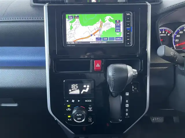 ダイハツ トール カスタムG ターボ SAⅡ 高知県 2017(平29)年 6.7万km レーザーブルークリスタルシャイン 純正ナビ/　Bluetooth/フルセグ/　CD/DVD/AM/FM/バックカメラ/両側パワースライドドア/ETC/アイドリングストップ/プッシュスタート/スマートキー/LEDヘッドライト/コーナーセンサー/純正15インチアルミホイール/純正フロアマット/オートライト/衝突被害軽減システム/盗難防止装置