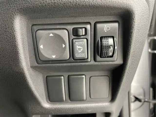 日産 ジューク 15RX タイプV 富山県 2012(平24)年 3.7万km ダークメタルグレー 純正ナビ（AM/FM/DVD/BT/フルセグ）/バックカメラ/ドライブレコーダー/純正フロアマット/オートハロゲンライト/フォグライト/ドアバイザー/革巻きステアリング/電動格納ミラー/プッシュスタート/スマートキー/スペアキー