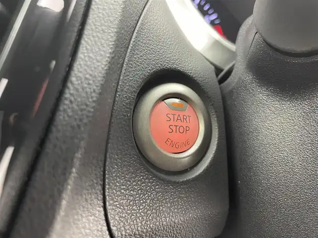 日産 ジューク 15RX タイプV 富山県 2012(平24)年 3.7万km ダークメタルグレー 純正ナビ（AM/FM/DVD/BT/フルセグ）/バックカメラ/ドライブレコーダー/純正フロアマット/オートハロゲンライト/フォグライト/ドアバイザー/革巻きステアリング/電動格納ミラー/プッシュスタート/スマートキー/スペアキー