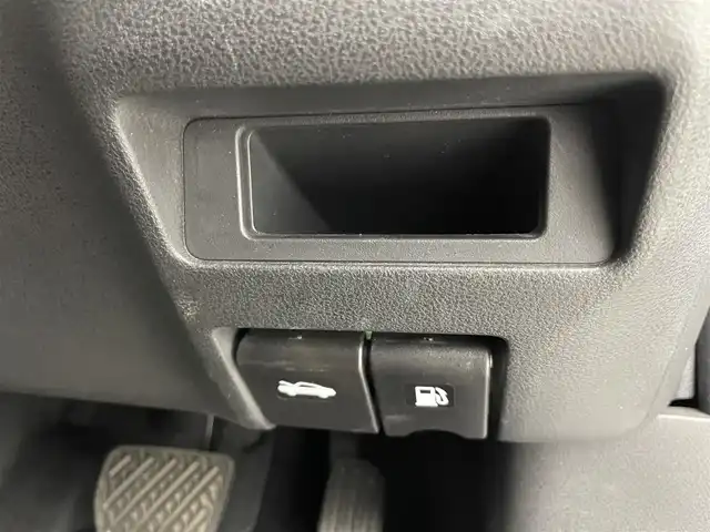 日産 ジューク 15RX タイプV 富山県 2012(平24)年 3.7万km ダークメタルグレー 純正ナビ（AM/FM/DVD/BT/フルセグ）/バックカメラ/ドライブレコーダー/純正フロアマット/オートハロゲンライト/フォグライト/ドアバイザー/革巻きステアリング/電動格納ミラー/プッシュスタート/スマートキー/スペアキー