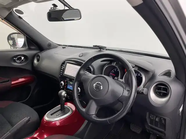 日産 ジューク 15RX タイプV 富山県 2012(平24)年 3.7万km ダークメタルグレー 純正ナビ（AM/FM/DVD/BT/フルセグ）/バックカメラ/ドライブレコーダー/純正フロアマット/オートハロゲンライト/フォグライト/ドアバイザー/革巻きステアリング/電動格納ミラー/プッシュスタート/スマートキー/スペアキー