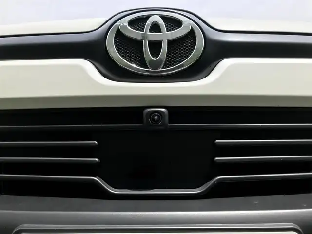 トヨタ シエンタ ハイブリッド 愛知県 2022(令4)年 7.4万km ホワイトパールクリスタルシャイン 純正10.5型ナビ/　(AppleCarPlay、AndroidAuto対応)/フルセグTV/ハンズフリーパワースライドドア(両側)/パノラミックビューモニター/ビルトインETC2.0/レーダークルーズコントロール/クリアランスソナー/セーフティセンス/・プリクラッシュセーフティ/・レーントレーシングアシスト/・レーンディパーチャーアラート/・アダプティブハイビームシステム/・ロードサインアシスト/・ドライバー異常時対応システム/・プロアクティブドライビングアシスト/・発進遅れ告知機能/パーキングサポートブレーキ/ブラインドスポットモニター/Bi-BeamLEDヘッドランプ/本革巻きステアリング/ステアリングヒーター/消臭撥水撥油機能付ファブリックシート/前席シートヒーター/モデリスタ15インチアルミホイール/モデリスタエアロ(F/S/R)/スマートエントリー/スタートシステム/禁煙車