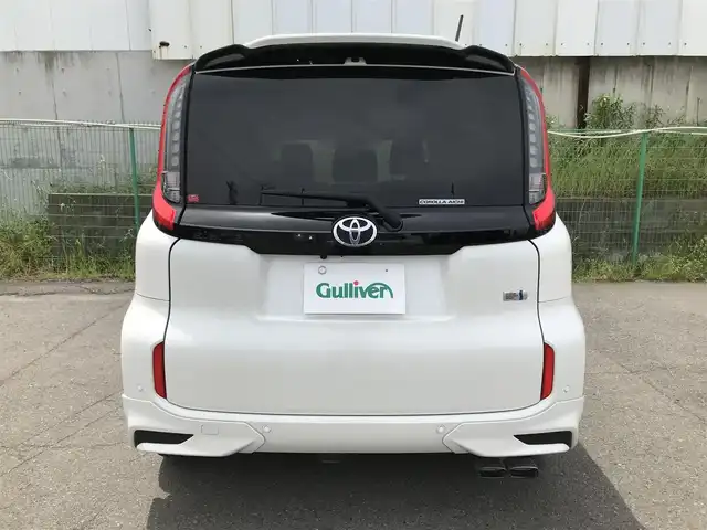 トヨタ シエンタ ハイブリッド 愛知県 2022(令4)年 7.4万km ホワイトパールクリスタルシャイン 純正10.5型ナビ/　(AppleCarPlay、AndroidAuto対応)/フルセグTV/ハンズフリーパワースライドドア(両側)/パノラミックビューモニター/ビルトインETC2.0/レーダークルーズコントロール/クリアランスソナー/セーフティセンス/・プリクラッシュセーフティ/・レーントレーシングアシスト/・レーンディパーチャーアラート/・アダプティブハイビームシステム/・ロードサインアシスト/・ドライバー異常時対応システム/・プロアクティブドライビングアシスト/・発進遅れ告知機能/パーキングサポートブレーキ/ブラインドスポットモニター/Bi-BeamLEDヘッドランプ/本革巻きステアリング/ステアリングヒーター/消臭撥水撥油機能付ファブリックシート/前席シートヒーター/モデリスタ15インチアルミホイール/モデリスタエアロ(F/S/R)/スマートエントリー/スタートシステム/禁煙車