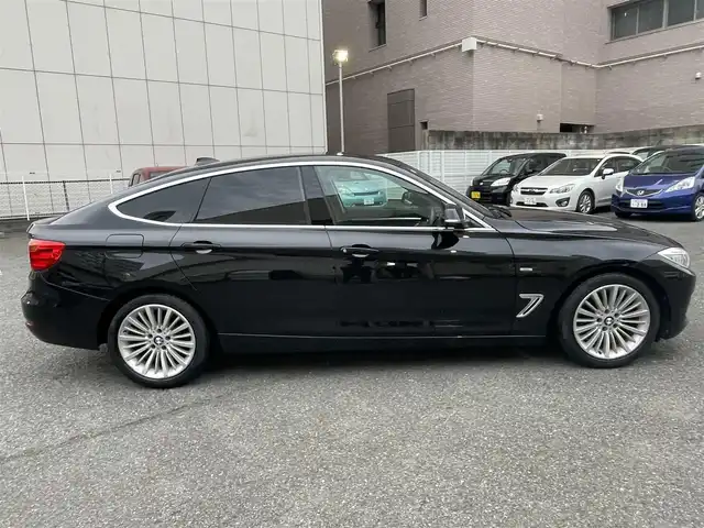 ＢＭＷ ３２８ｉ グランツーリスモ ラグジュアリー 神奈川県 2014(平26)年 8万km サファイアブラックP 純正メモリナビ＆フルセグTV/CD/DVD/BT/USB/AUX/バックカメラ/ミラー一体型ETC/黒革シート/前席シートヒーター/前席パワーシート/社外前後ドライブレコーダー/リアコーナーセンサー/パワーバックドア/電動格納式リアウイング/純正１８inアルミホイール/オートライト/LEDライト/フォグランプ/ウインカーミラー/電動格納ミラー/スマートキー/プッシュスタート/W＆サイド＆カーテンエアバッグ/横滑り防止装置/ABS/ターボ付/フロアマット/保証書/取扱説明書/スペアキー有