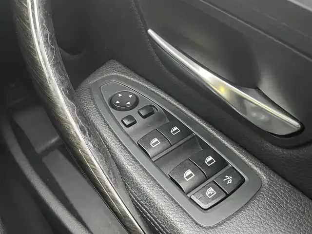 ＢＭＷ ３２８ｉ グランツーリスモ ラグジュアリー 神奈川県 2014(平26)年 8万km サファイアブラックP 純正メモリナビ＆フルセグTV/CD/DVD/BT/USB/AUX/バックカメラ/ミラー一体型ETC/黒革シート/前席シートヒーター/前席パワーシート/社外前後ドライブレコーダー/リアコーナーセンサー/パワーバックドア/電動格納式リアウイング/純正１８inアルミホイール/オートライト/LEDライト/フォグランプ/ウインカーミラー/電動格納ミラー/スマートキー/プッシュスタート/W＆サイド＆カーテンエアバッグ/横滑り防止装置/ABS/ターボ付/フロアマット/保証書/取扱説明書/スペアキー有