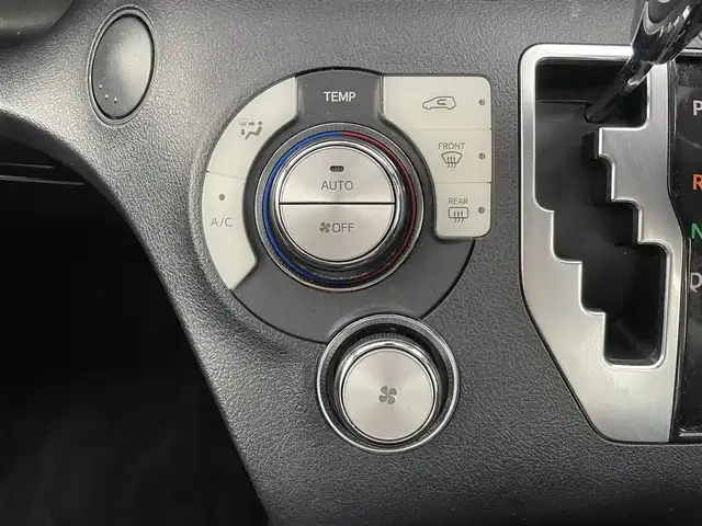 トヨタ シエンタ G クエロ 群馬県 2018(平30)年 3.8万km ブラックマイカ モデリスタフルエアロ(フロント/サイド/リアアンダー/リア)/ナビレディパッケージ/・バックカメラ/・ステアリングスイッチ/＝＝＝＝＝/純正7インチナビ【NST-W66T】/・AM/FM/CD/DVD/Bluetooth/フルセグTV/トヨタセーフティセンス（衝突回避支援パッケージ）/・プリクラッシュセーフティ/・レーンディパーチャーアラート/・オートマチックハイビーム/両側パワースライドドア/プッシュスタート/スマートキー×2本/ETC/LEDヘッドランプ/ハロゲンフォグランプ