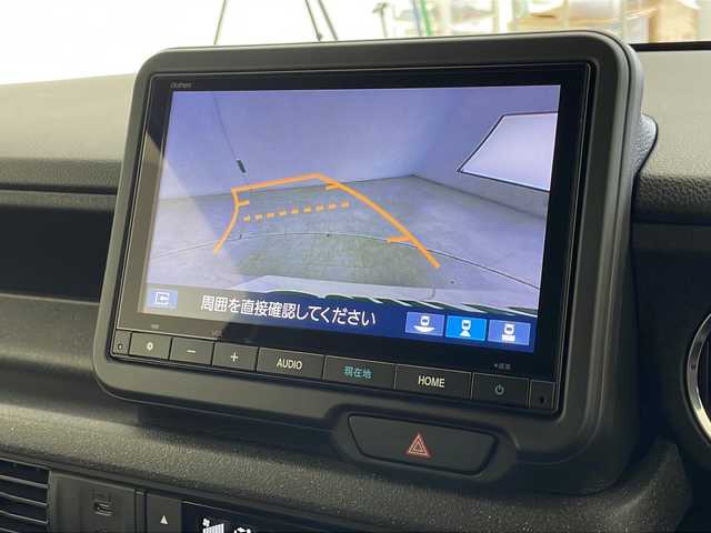 ホンダ Ｎ ＢＯＸ カスタム ターボ 千葉県 2025(令7)年 0.1万km プラチナホワイトパール 禁煙車/純正SDフルセグナビ/ホンダセンシング/衝突軽減ブレーキ/レーンキープアシスト/レーダークルーズコントロール/前後コーナーセンサー/バックカメラ/パドルシフト/ステアリングスイッチ/本革巻きステアリング/両側パワースライドドア/シーケンシャルウインカー/LEDヘッドライト/オートライトハイビーム/前席シートヒーター/純正フロアマット/純正15インチアルミホイール/電動パーキングブレーキ/ブレーキホールド/スマートキー/スペアキー