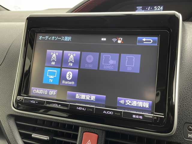 トヨタ ノア Si 千葉県 2015(平27)年 4.6万km ホワイトパールクリスタルシャイン 純正9インチSDナビ/CD BT MSV フルセグ/バックカメラ/両側パワースライドドア/LEDオートライト/純正16インチアルミホイール/革巻きステアリング/ステアリングスイッチ/ウィンカーミラー/純正フロアマット/ドアバイザー/プッシュスタート/スマートキー/ビルトインETC