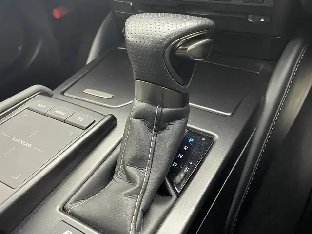 レクサス ＥＳ 300h Fスポーツ 茨城県 2019(平31)年 5万km ホワイトノーヴァガラスフレーク 純正12.3型ナビ/バックカメラ/フルセグ/サンルーフ/衝突被害軽減ブレーキ/車線逸脱抑制装置/レーダークルーズコントロール/オートマチックハイビーム/クリアランスソナー/BSM/ETC2.0/デジタルインナーミラー/HUD/ドラレコ/シートヒーター/ベンチレーション/ステアリングヒーター/純正19インチAW/LEDヘッドライト/スマートキー