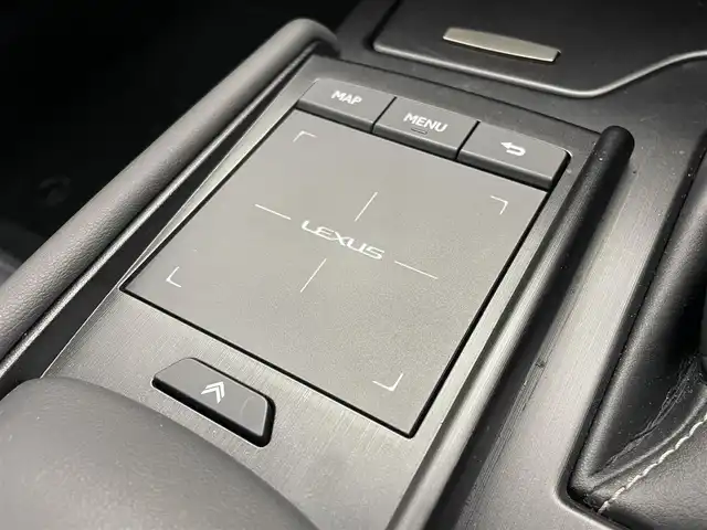 レクサス ＥＳ 300h Fスポーツ 茨城県 2019(平31)年 5万km ホワイトノーヴァガラスフレーク 純正12.3型ナビ/バックカメラ/フルセグ/サンルーフ/衝突被害軽減ブレーキ/車線逸脱抑制装置/レーダークルーズコントロール/オートマチックハイビーム/クリアランスソナー/BSM/ETC2.0/デジタルインナーミラー/HUD/ドラレコ/シートヒーター/ベンチレーション/ステアリングヒーター/純正19インチAW/LEDヘッドライト/スマートキー