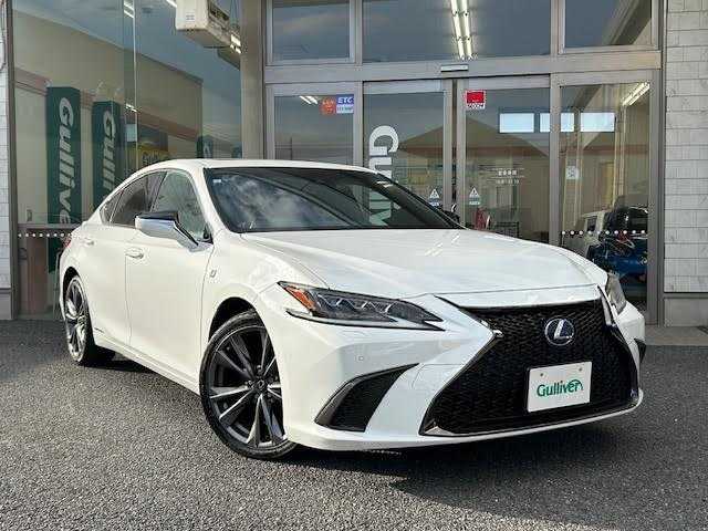 レクサス ＥＳ 300h Fスポーツ 埼玉県 2019(平31)年 5万km ホワイトノーヴァガラスフレーク 純正12.3型ナビ/バックカメラ/フルセグ/サンルーフ/衝突被害軽減ブレーキ/車線逸脱抑制装置/レーダークルーズコントロール/オートマチックハイビーム/クリアランスソナー/BSM/ETC2.0/デジタルインナーミラー/HUD/ドラレコ/シートヒーター/ベンチレーション/ステアリングヒーター/純正19インチAW/LEDヘッドライト/スマートキー