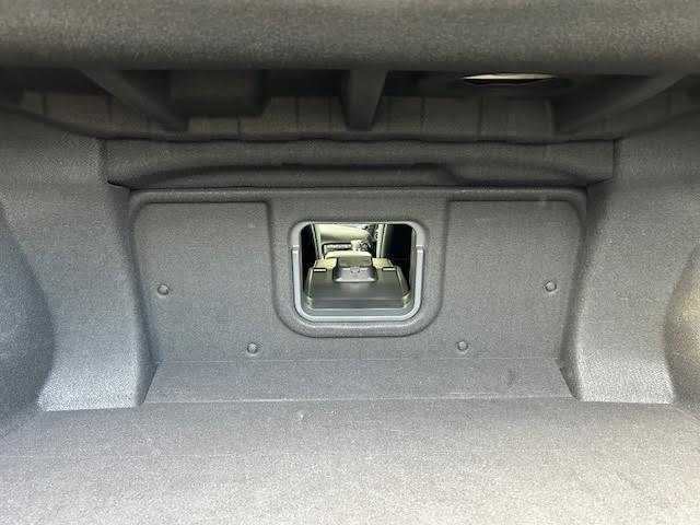 レクサス ＥＳ 300h Fスポーツ 埼玉県 2019(平31)年 5万km ホワイトノーヴァガラスフレーク 純正12.3型ナビ/バックカメラ/フルセグ/サンルーフ/衝突被害軽減ブレーキ/車線逸脱抑制装置/レーダークルーズコントロール/オートマチックハイビーム/クリアランスソナー/BSM/ETC2.0/デジタルインナーミラー/HUD/ドラレコ/シートヒーター/ベンチレーション/ステアリングヒーター/純正19インチAW/LEDヘッドライト/スマートキー