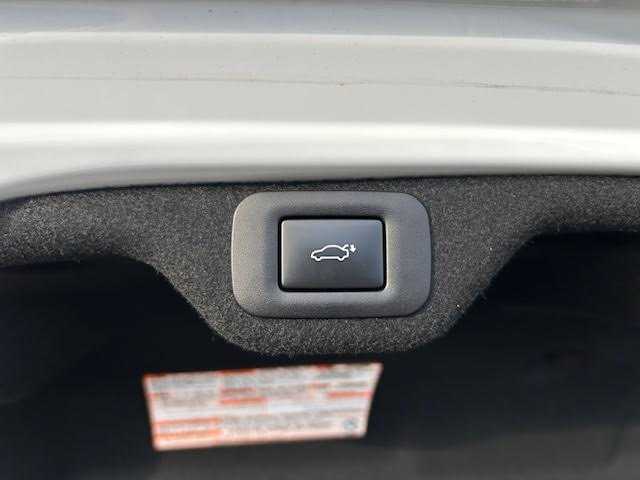 レクサス ＥＳ 300h Fスポーツ 埼玉県 2019(平31)年 5万km ホワイトノーヴァガラスフレーク 純正12.3型ナビ/バックカメラ/フルセグ/サンルーフ/衝突被害軽減ブレーキ/車線逸脱抑制装置/レーダークルーズコントロール/オートマチックハイビーム/クリアランスソナー/BSM/ETC2.0/デジタルインナーミラー/HUD/ドラレコ/シートヒーター/ベンチレーション/ステアリングヒーター/純正19インチAW/LEDヘッドライト/スマートキー