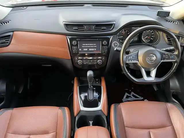 日産 エクストレイル 20Xi レザーエディション 長野県 2020(令2)年 7.3万km ダイヤモンドブラック 切替4WD/ETC/バックカメラ/全方位カメラ/ブラインドスポットモニター/前席・後席シートヒーター/レザーシート/運転席・助手席パワーシート/電動パーキングブレーキ/オートホールド機能/追従機能付クルーズコントロール/パワーバックドア/アイドリングストップ/横滑り防止機能/コーナーセンサー/純正フロアマット/純正アルミホイール
