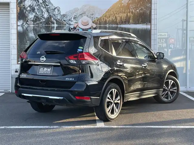 日産 エクストレイル 20Xi レザーエディション 長野県 2020(令2)年 7.3万km ダイヤモンドブラック 切替4WD/ETC/バックカメラ/全方位カメラ/ブラインドスポットモニター/前席・後席シートヒーター/レザーシート/運転席・助手席パワーシート/電動パーキングブレーキ/オートホールド機能/追従機能付クルーズコントロール/パワーバックドア/アイドリングストップ/横滑り防止機能/コーナーセンサー/純正フロアマット/純正アルミホイール