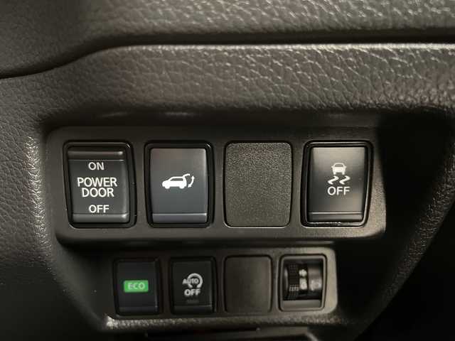 日産 エクストレイル 20Xi レザーエディション 道央・札幌 2020(令2)年 7.3万km ダイヤモンドブラック ・切替4WD/・バックカメラ/全方位カメラ/・エマージェンシーブレーキ/・ブラインドスポットモニター/・前席・後席シートヒーター/・運転席・助手席パワーシート/・デジタルインナーミラー/・電動パーキングブレーキ/・オートホールド機能/・追従機能付クルーズコントロール/・パワーバックドア/・アイドリングストップ/・横滑り防止機能/・コーナーセンサー/・純正フロアマット/・純正アルミホイール/・ETC