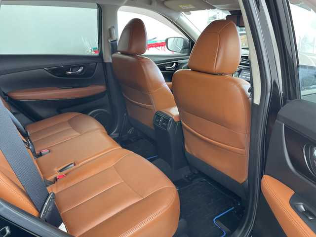 日産 エクストレイル 20Xi レザーエディション 道央・札幌 2020(令2)年 7.3万km ダイヤモンドブラック ・切替4WD/・バックカメラ/全方位カメラ/・エマージェンシーブレーキ/・ブラインドスポットモニター/・前席・後席シートヒーター/・運転席・助手席パワーシート/・デジタルインナーミラー/・電動パーキングブレーキ/・オートホールド機能/・追従機能付クルーズコントロール/・パワーバックドア/・アイドリングストップ/・横滑り防止機能/・コーナーセンサー/・純正フロアマット/・純正アルミホイール/・ETC