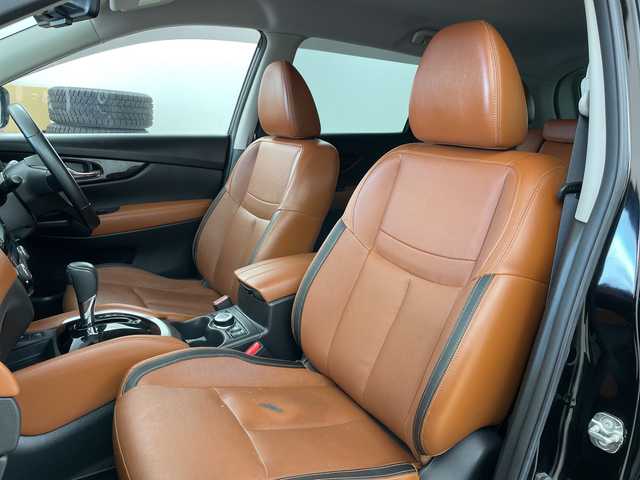 日産 エクストレイル 20Xi レザーエディション 道央・札幌 2020(令2)年 7.3万km ダイヤモンドブラック ・切替4WD/・バックカメラ/全方位カメラ/・エマージェンシーブレーキ/・ブラインドスポットモニター/・前席・後席シートヒーター/・運転席・助手席パワーシート/・デジタルインナーミラー/・電動パーキングブレーキ/・オートホールド機能/・追従機能付クルーズコントロール/・パワーバックドア/・アイドリングストップ/・横滑り防止機能/・コーナーセンサー/・純正フロアマット/・純正アルミホイール/・ETC