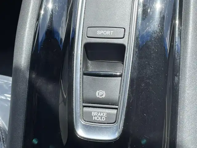 ホンダ ヴェゼル ハイブリッド Z ホンダセンシング 滋賀県 2016(平28)年 7.1万km ホワイトオーキッドパール 禁煙車/純正ナビ/【CD/DVD/Bluetooth/フルセグ/USB/HDMI】/バックカメラ/ビルトインETC/ハーフレザーシート/前席シートヒーター/レーダークルーズコントロール/レーンキープアシスト/ブレーキホールド/プッシュスタート/スマートキー/ステアリングスイッチ