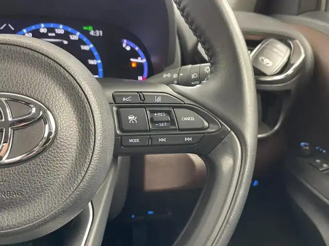 トヨタ ヤリスクロス Z 道央・札幌 2020(令2)年 3.7万km ホワイトパールクリスタルシャイン ・4WD  /寒冷地仕様/モデリスタエアロ/・Toyota Safety Sense/・プリクラッシュセーフティ/・レーントレーシングアシスト/・レーダークルーズコントロール/・オートマチックハイビーム/・純正ディスプレイオーディオ/・ナビ  フルセグTV/Bluetooth/・全周囲カメラ/バックカメラ/・シートヒーター/コーナーセンサー/・純正エンジンスターター/・ドライブレコーダー/・ブラインドスポットモニター/・ハーフレザーシート/・ワイパーデアイサー/・ETC/・オートホールド