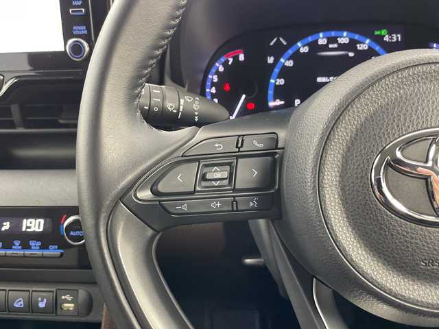 トヨタ ヤリスクロス Z 道央・札幌 2020(令2)年 3.7万km ホワイトパールクリスタルシャイン ・4WD  /寒冷地仕様/モデリスタエアロ/・Toyota Safety Sense/・プリクラッシュセーフティ/・レーントレーシングアシスト/・レーダークルーズコントロール/・オートマチックハイビーム/・純正ディスプレイオーディオ/・ナビ  フルセグTV/Bluetooth/・全周囲カメラ/バックカメラ/・シートヒーター/コーナーセンサー/・純正エンジンスターター/・ドライブレコーダー/・ブラインドスポットモニター/・ハーフレザーシート/・ワイパーデアイサー/・ETC/・オートホールド