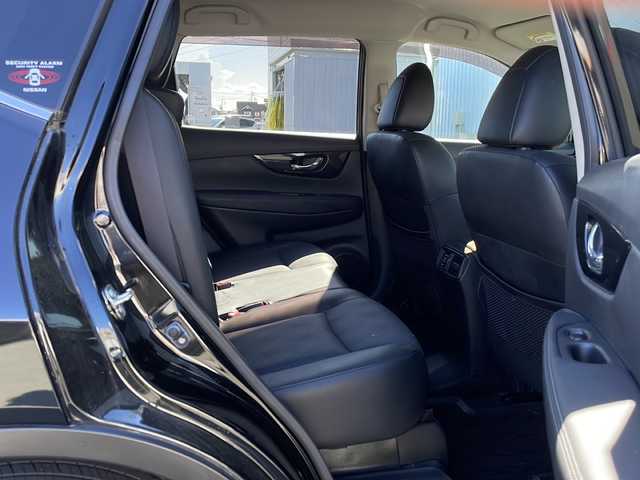日産 エクストレイル 20Xi 三重県 2018(平30)年 4.5万km ダイヤモンドブラック 純正9型ナビ/全周囲モニター/デジタルインナーミラー/ビルトインETC/革巻きステアリング/電子パーキング/ヒーテッドドアミラー/パワーバックドア/プロパイロット/ステアリングリモコン/電動格納ミラー/禁煙車