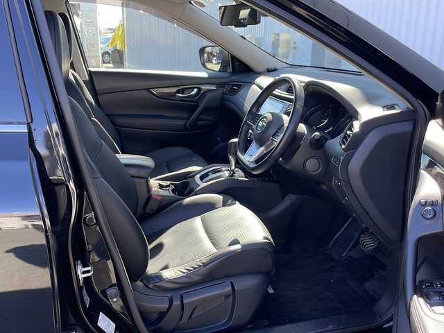 日産 エクストレイル 20Xi 三重県 2018(平30)年 4.5万km ダイヤモンドブラック 純正9型ナビ/全周囲モニター/デジタルインナーミラー/ビルトインETC/革巻きステアリング/電子パーキング/ヒーテッドドアミラー/パワーバックドア/プロパイロット/ステアリングリモコン/電動格納ミラー/禁煙車