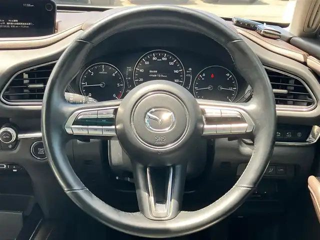 マツダ ＣＸ－３０ XD Lパッケージ 静岡県 2020(令2)年 2.6万km スノーフレイクホワイトパールマイカ エンジンスタートボタン/パワーステアリング/パワーウィンドウ/取扱説明書/パドルシフト/オートエアコン/スマートキー/スペアキー１本/クルーズコントロール/アイドリングストップ/USB入力端子/ETC/全方位カメラ/純正ナビ（CD/DVD/BT/フルセグ）/電動リアゲート/純正フロアマット/D席パワーシート/D席N席シートヒーター/純正アルミホイール/ABS/横滑り防止装置/コーナーセンサー前後/レーンキープアシスト/オートライト/オートマチックハイビーム/LEDヘッドライト/W＋サイドエアバック/衝突軽減システム/BOSEスピーカー/ステアリングヒーター